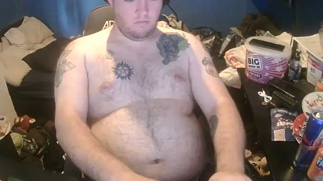 Snapshot of hunter_lust97 chatting on 05.19.26 hunter lust97 online show from 05.19.26
