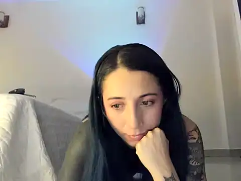 Snapshot of EvangelineLoveee chatting on 06.26.26 EvangelineLoveee online show from 06.26.26
