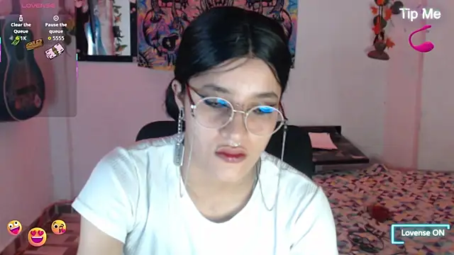Snapshot of bastethott chatting on 07.24.26 bastethott online show from 07.24.26