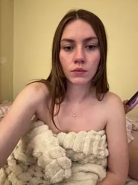 Snapshot of daisycollins chatting on 06.06.26 daisycollins online show from 06.06.26