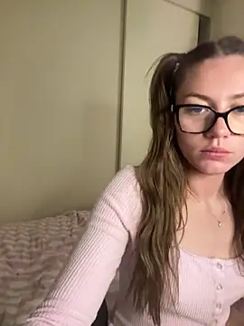 Snapshot of daisycollins chatting on 06.12.26 daisycollins online show from 06.12.26