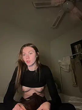 Snapshot of daisycollins chatting on 06.16.26 daisycollins online show from 06.16.26