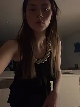 Snapshot of daisycollins chatting on 06.25.26 daisycollins online show from 06.25.26