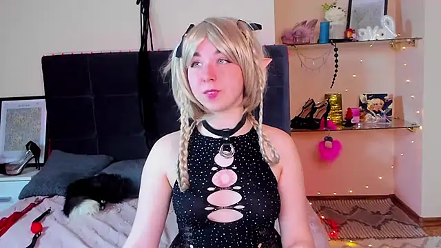 Snapshot of AlexxisSkky chatting on 05.15.26 AlexxisSkky online show from 05.15.26