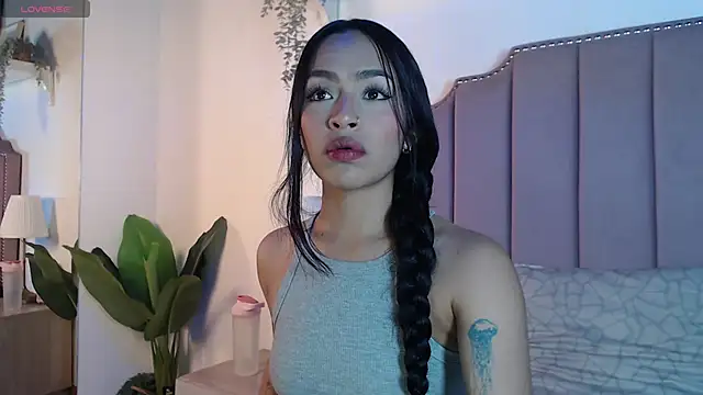 Snapshot of Littlejade_dh chatting on 05.22.26 Littlejade dh online show from 05.22.26