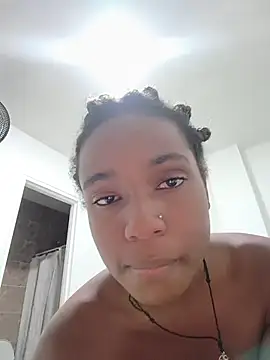 Snapshot of OshunHoney chatting on 07.24.26 OshunHoney online show from 07.24.26