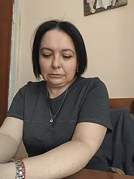 Snapshot of EmmaEmmy40 chatting on 05.18.26 EmmaEmmy40 online show from 05.18.26