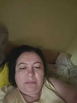 Snapshot of EmmaEmmy40 chatting on 05.19.26 EmmaEmmy40 online show from 05.19.26