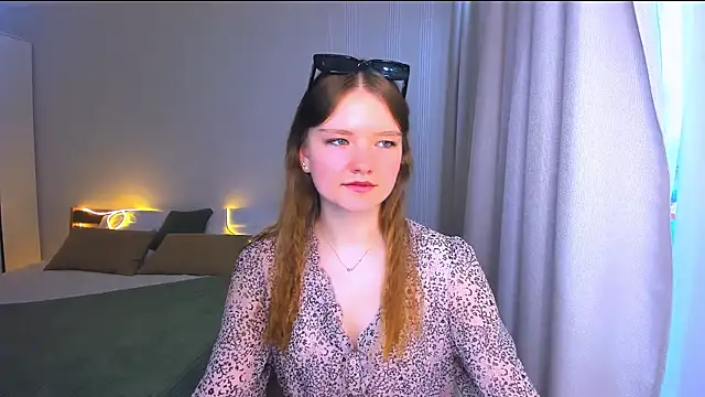 Snapshot of LookEva chatting on 06.11.26 LookEva online show from 06.11.26
