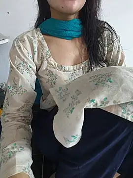 Snapshot of zoya_baby_ chatting on 07.04.26 zoya baby online show from 07.04.26