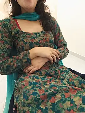 Snapshot of zoya_baby_ chatting on 08.02.26 zoya baby online show from 08.02.26