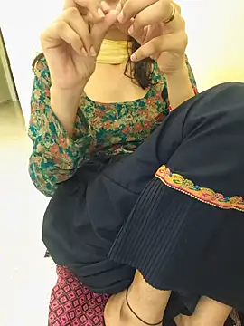 Snapshot of zoya_baby_ chatting on 08.04.26 zoya baby online show from 08.04.26