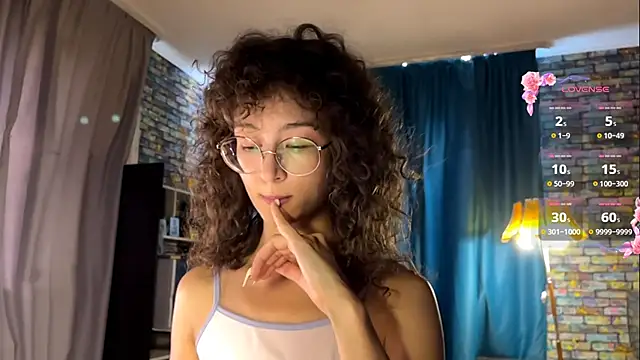 Snapshot of CurlyWinx chatting on 06.10.26 CurlyWinx online show from 06.10.26