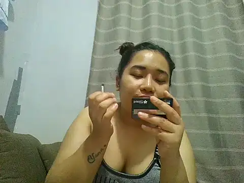 Snapshot of KayeDarling chatting on 06.15.26 KayeDarling online show from 06.15.26