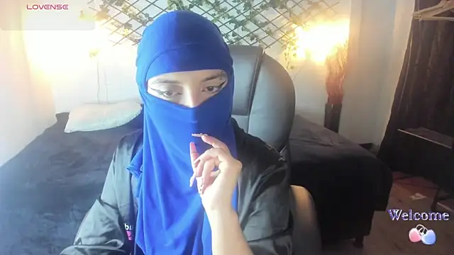 Snapshot of Lubnna chatting on 05.15.26 Lubnna online show from 05.15.26
