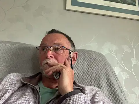 Snapshot of Moonraker64 chatting on 05.19.26 Moonraker64 online show from 05.19.26