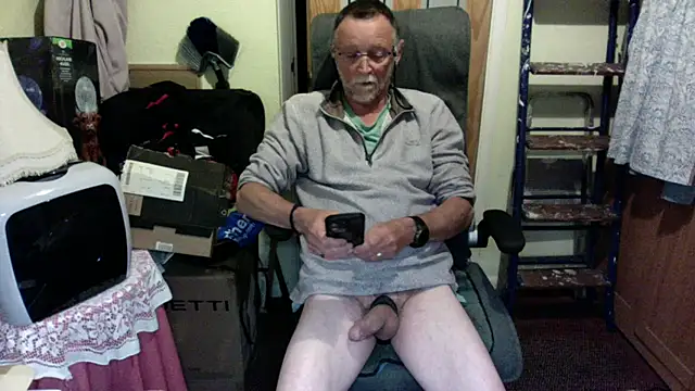 Snapshot of Moonraker64 chatting on 05.22.26 Moonraker64 online show from 05.22.26