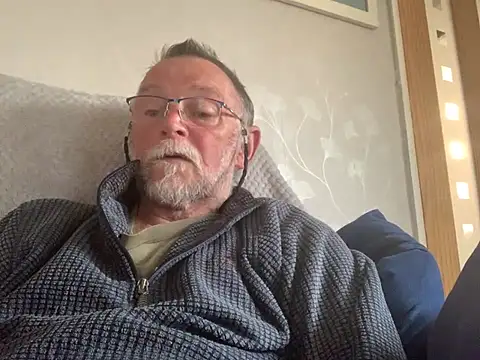 Snapshot of Moonraker64 chatting on 06.06.26 Moonraker64 online show from 06.06.26