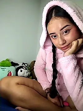 Snapshot of L0lita_Emi12 chatting on 05.11.26 L0lita Emi12 online show from 05.11.26