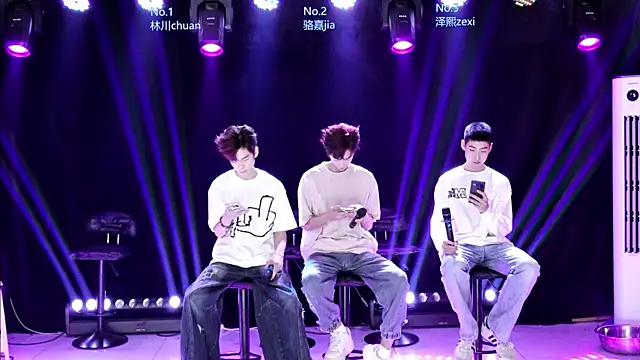 Snapshot of AOA-ACE chatting on 05.05.26 AOA-ACE online show from 05.05.26