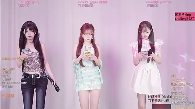 Snapshot of Lris-Girls chatting on 05.27.26 Lris-Girls online show from 05.27.26