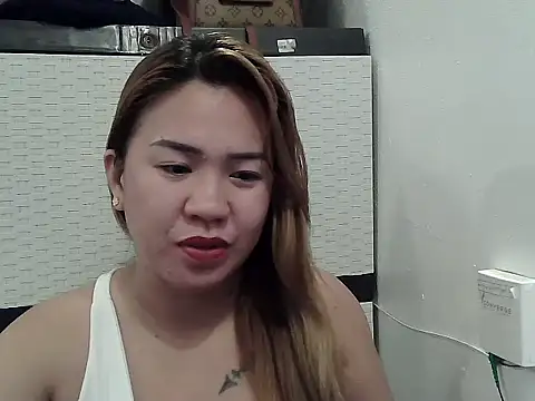 Snapshot of mecka20 chatting on 05.13.26 mecka20 online show from 05.13.26