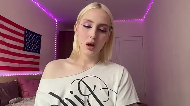 Snapshot of llinabarbie chatting on 08.03.26 llinabarbie online show from 08.03.26