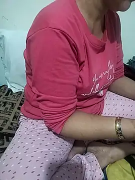 Snapshot of amira567 chatting on 05.17.26 amira567 online show from 05.17.26