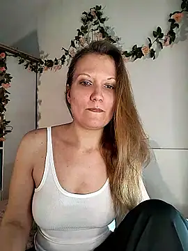 Snapshot of Candy_Cougar chatting on 05.25.26 Candy Cougar online show from 05.25.26