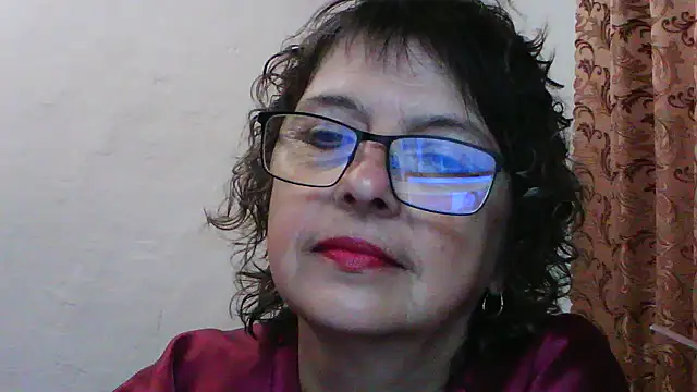 Snapshot of ElizabethGorden chatting on 06.07.26 ElizabethGorden online show from 06.07.26