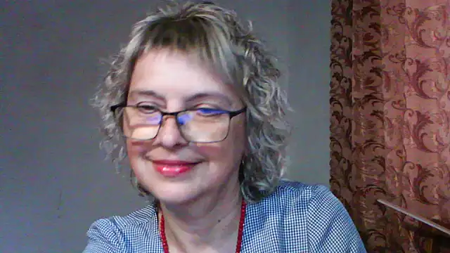 Snapshot of ElizabethGorden chatting on 06.12.26 ElizabethGorden online show from 06.12.26