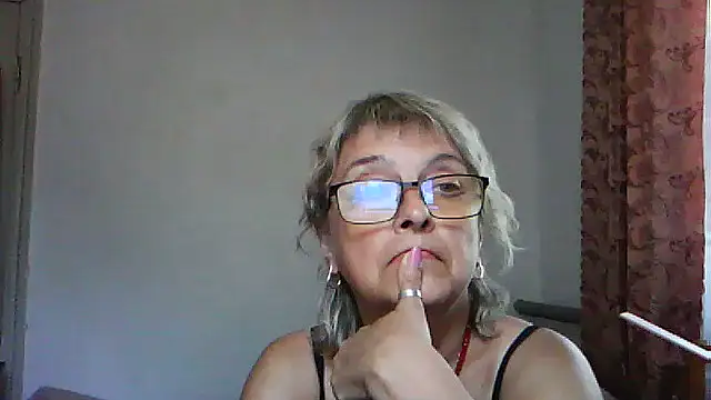 Snapshot of ElizabethGorden chatting on 08.01.26 ElizabethGorden online show from 08.01.26