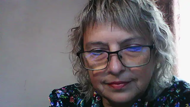 Snapshot of ElizabethGorden chatting on 08.04.26 ElizabethGorden online show from 08.04.26