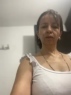 Snapshot of Soy_Camila8 chatting on 05.16.26 Soy Camila8 online show from 05.16.26