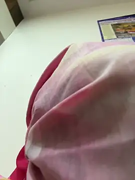 Snapshot of hot_avni chatting on 05.12.26 hot avni online show from 05.12.26