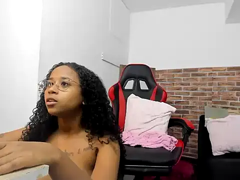 Snapshot of wizarpamela chatting on 05.16.26 wizarpamela online show from 05.16.26