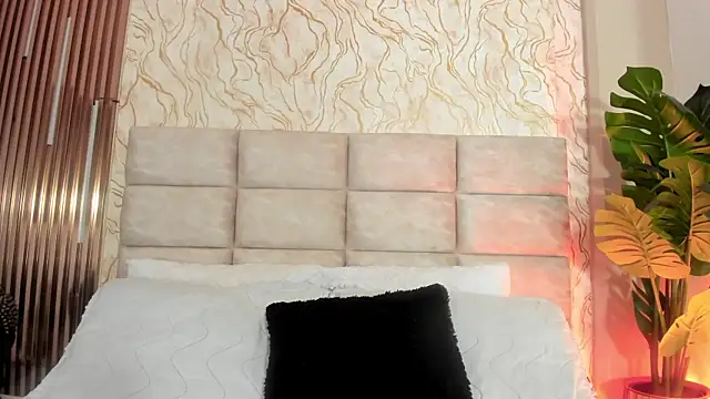 Snapshot of GinaSalanne chatting on 07.27.26 GinaSalanne online show from 07.27.26