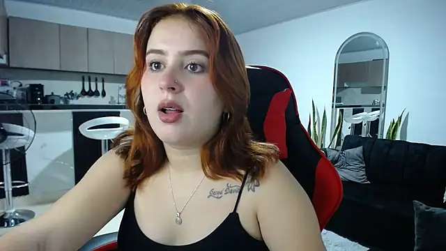 Snapshot of sweet_bella_29 chatting on 06.22.26 sweet bella 29 online show from 06.22.26
