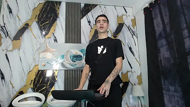 Snapshot of TWINKS_BOYSX chatting on 05.27.26 TWINKS BOYSX online show from 05.27.26