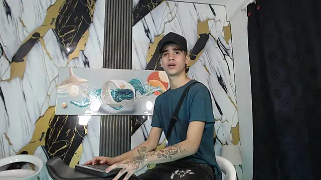 Snapshot of TWINKS_BOYSX chatting on 05.28.26 TWINKS BOYSX online show from 05.28.26