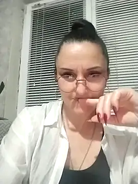 Snapshot of MillaMia45 chatting on 05.11.26 MillaMia45 online show from 05.11.26
