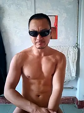 Snapshot of muscleboy63 chatting on 05.12.26 muscleboy63 online show from 05.12.26