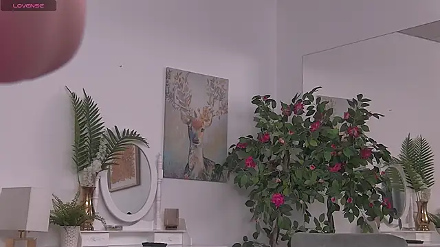 ZoeSkyee online show from 06.06.26