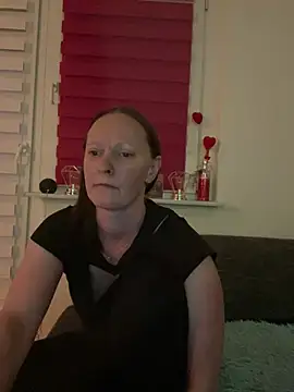 LindaLee90 online show from 06.25.26