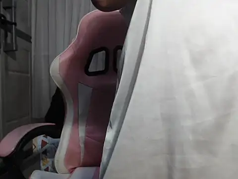 Snapshot of Lenasis chatting on 06.16.26 Lenasis online show from 06.16.26