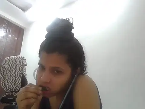 Snapshot of Myra- chatting on 05.13.26 Myra- online show from 05.13.26