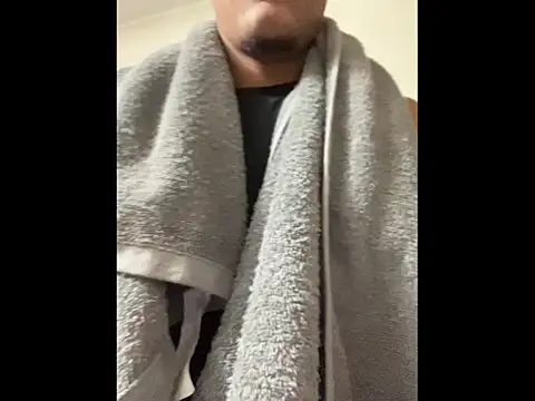 Snapshot of Ugh_Manux chatting on 06.17.26 Ugh Manux online show from 06.17.26