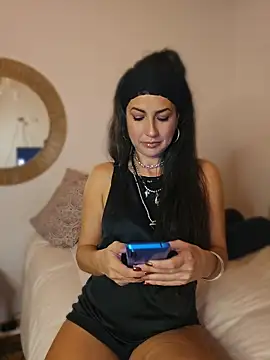 Snapshot of MorganaMystic chatting on 05.12.26 MorganaMystic online show from 05.12.26