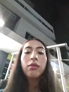 Snapshot of saray_outdoorss chatting on 05.14.26 saray outdoorss online show from 05.14.26