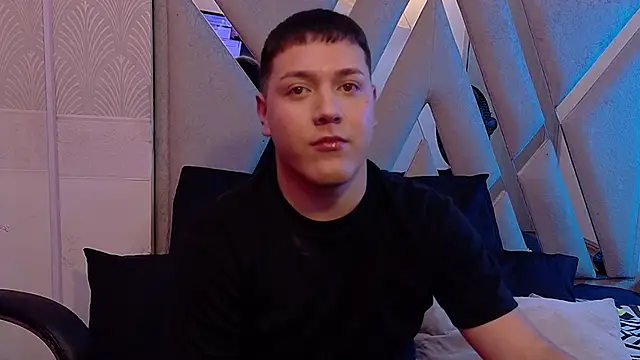 Maxi Grey online show from 05.06.26